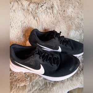 Nike Downshifter 12 Men’s Running Shoes Black White Size 8.5